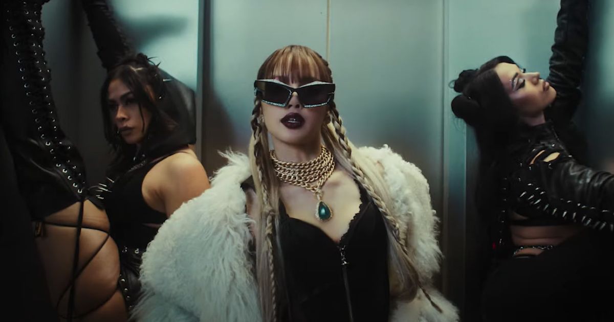 Lisa khuấy đảo thế giới với bản ngã Vixi trong MV “FUTW”