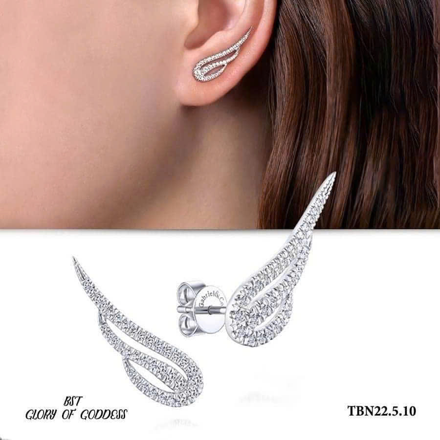 Bông tai cánh kim cương