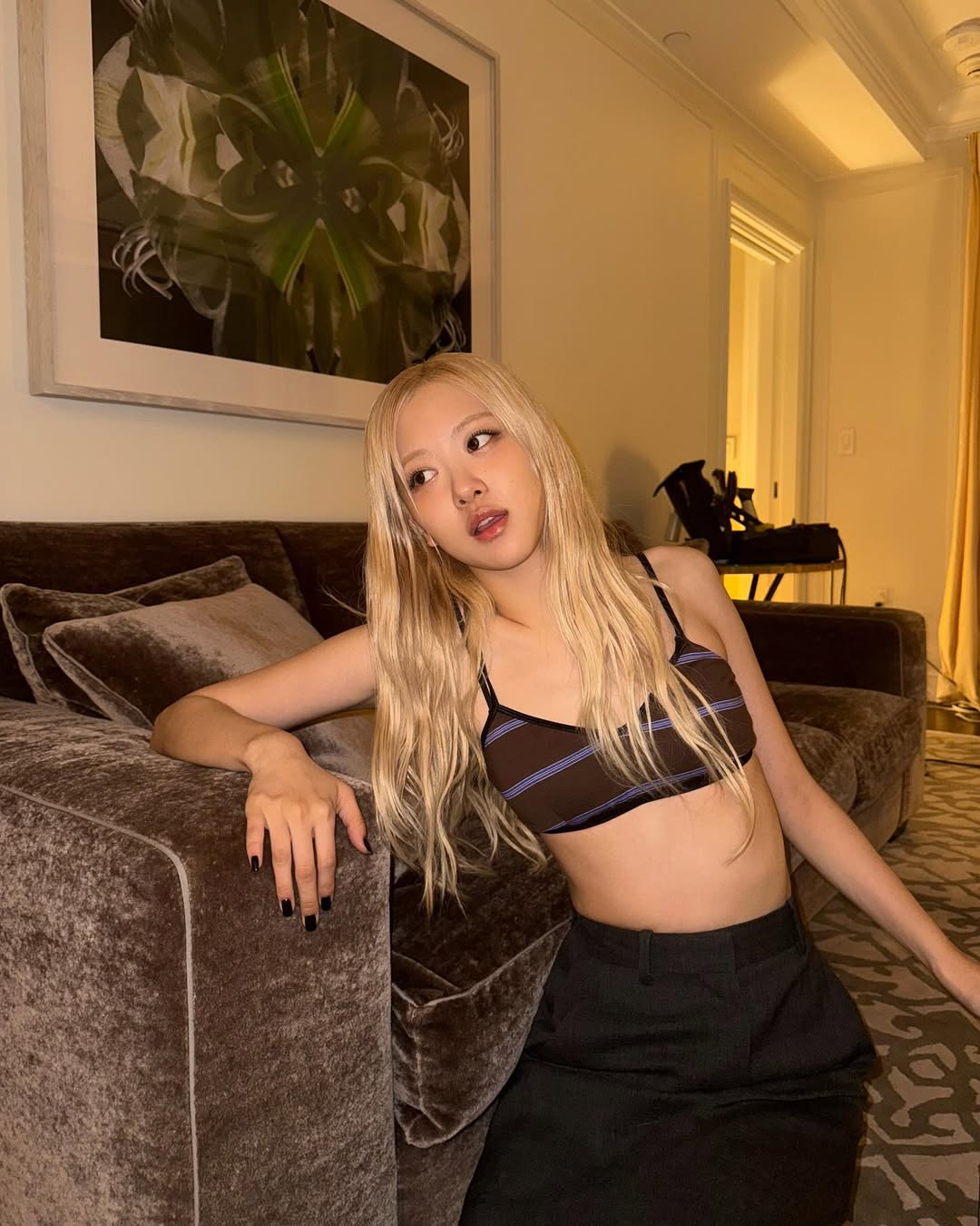 rose diện bản phối màu đen