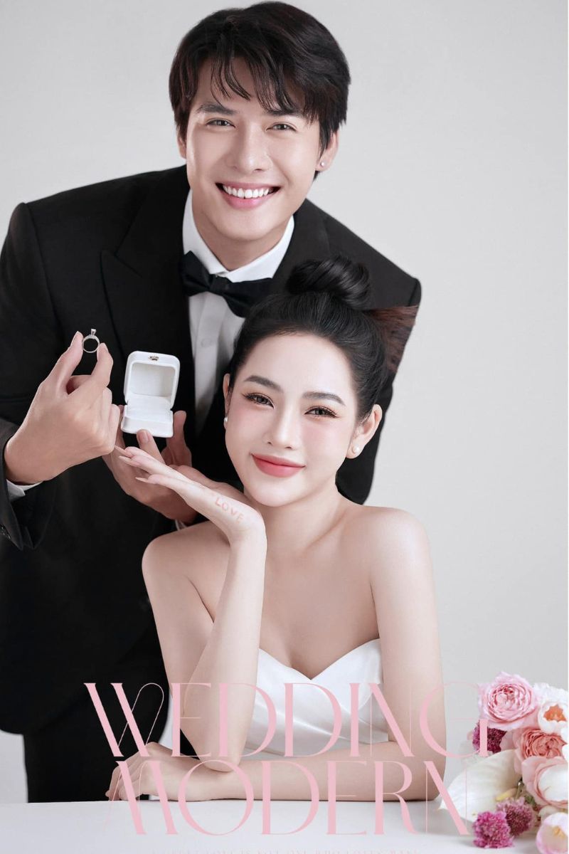 chụp ảnh cưới có nên đeo nhẫn cưới không