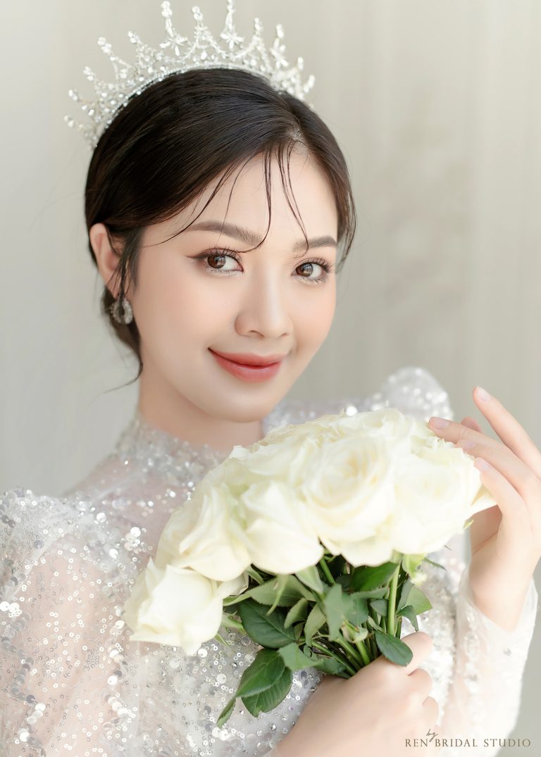 trang-diem-co-dau-phong-cach-han-quoc-xu-huong-2025