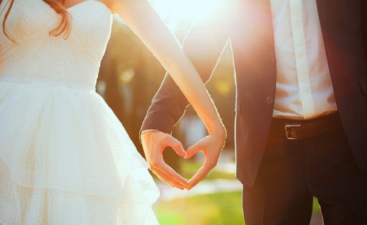 cặp nhẫn kỷ niệm mang sức mạnh vô hình gắn kết hôn nhân