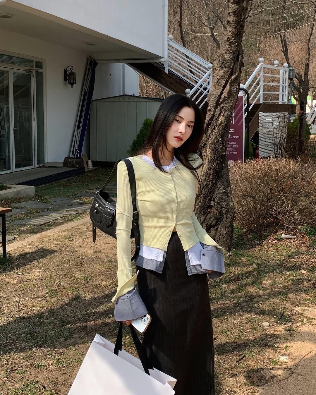 0.xxyn phối đồ màu vàng