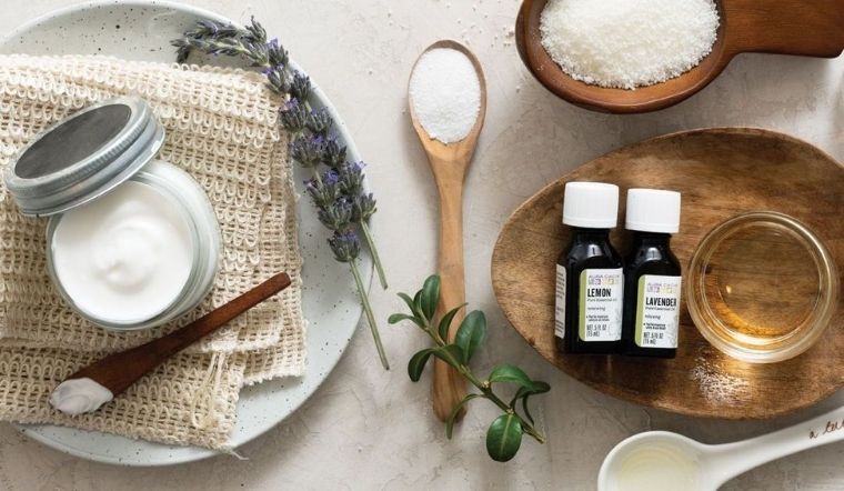 Các cách tự làm kem dưỡng da ban đêm tại nhà bằng những nguyên liệu dễ