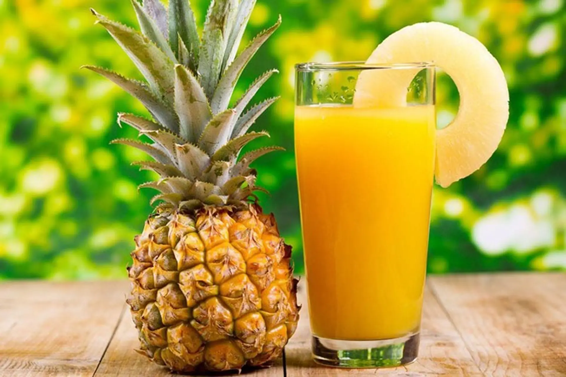 C&aacute;ch l&agrave;m nước &eacute;p dứa bằng m&aacute;y xay sinh tố giải nhiệt ng&agrave;y h&egrave;
