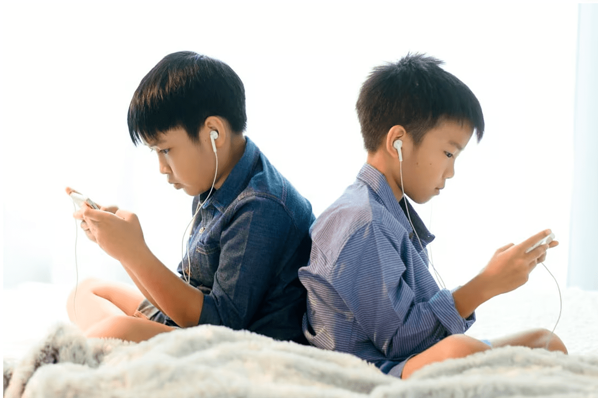 Trẻ nhanh nhạy trong việc sử dụng các thiết bị công nghệ