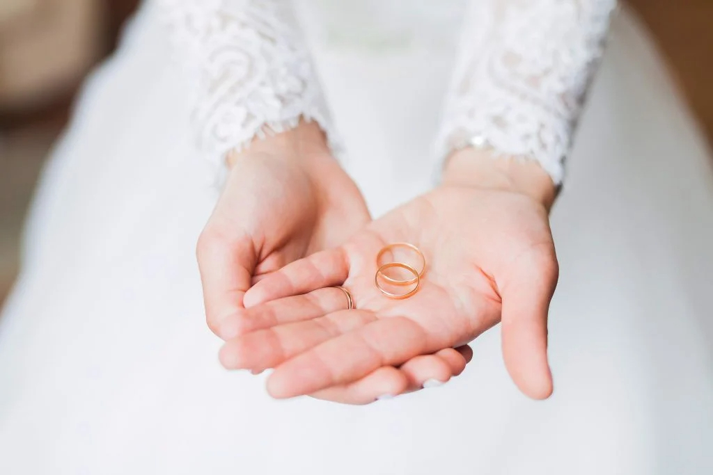 Những lợi ích bạn chưa biết khi đặt nhẫn cưới sớm