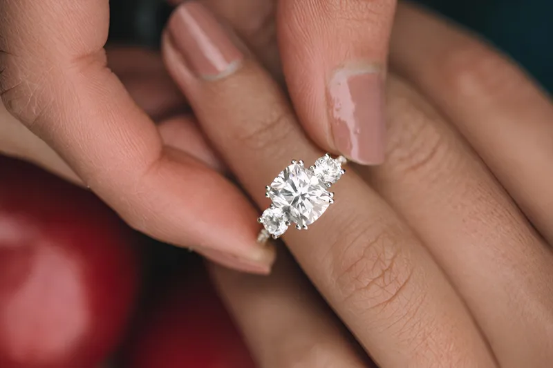 Trao nhẫn cầu hôn đầu xuân trở thành lựa chọn của cặp đôi hiện đại