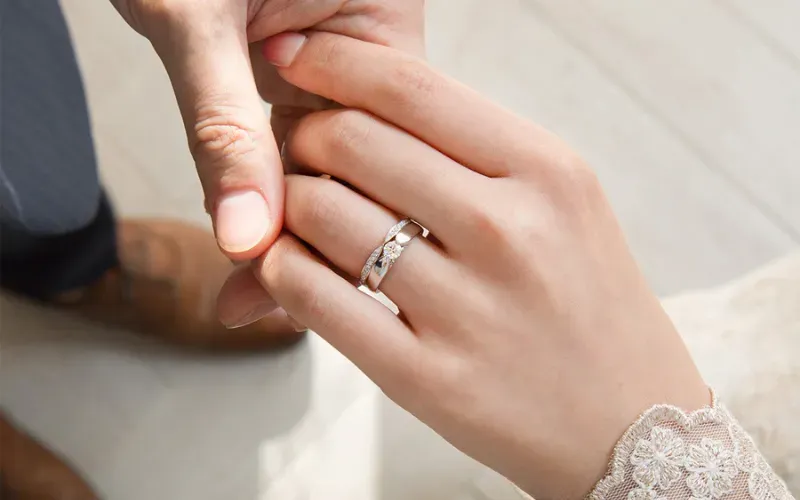 Phân biệt nhẫn cưới và nhẫn cầu hôn