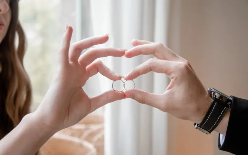 Phân biệt nhẫn cưới và nhẫn cầu hôn. Lựa chọn nhẫn cầu hôn và nhẫn cưới kim cương ưng ý nhất