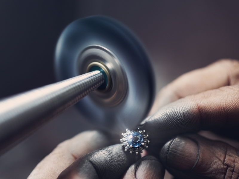 đ&aacute;nh b&oacute;ng trang sức